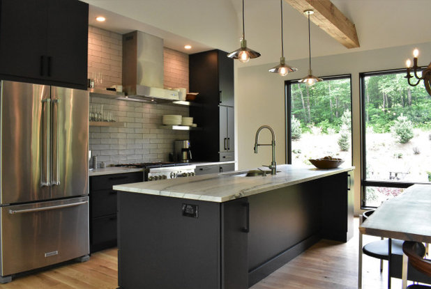 Modern Kitchen by DIGSdesign