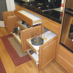 Roll Out Shelves/Pull Out Shelves in Kitchen - Storage And Organization
