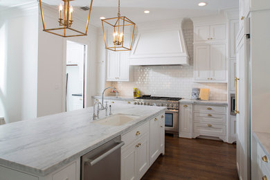 Inspiration for a craftsman kitchen remodel in Houston