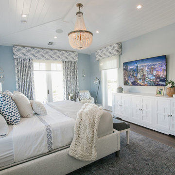Coastal Bedroom with Integrated Lighting Control