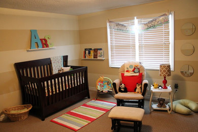 Example of a transitional kids' room design in Toronto