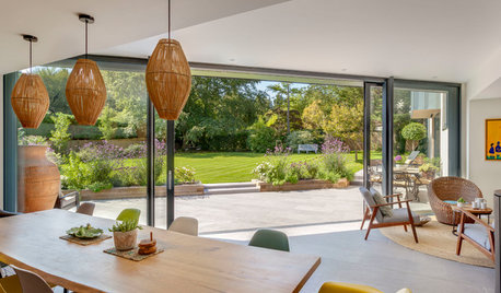 Houzz Tour: An Angled Addition Opens Up a 1980s House