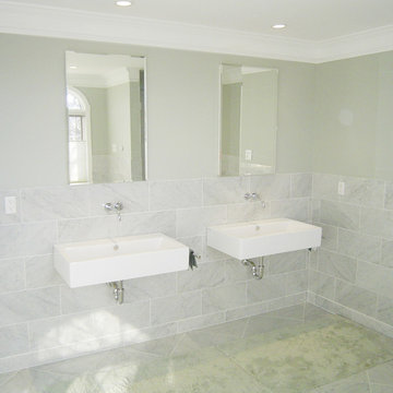 Contemporary Bathroom with Clean Lines and Natural Lighting