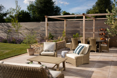 Inspiration for a contemporary patio in Buckinghamshire.