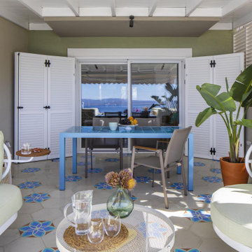 THE WEEKEND HOUSE