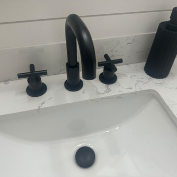 Complementary Contrasting Bathroom