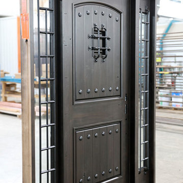 sw83 knotty alder door