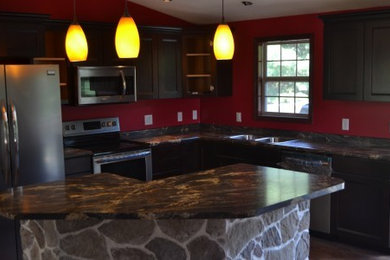 Kitchen - kitchen idea in Cedar Rapids