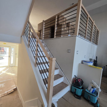 Modern Horizontal Railing with Red Oak T-Profile Handrail