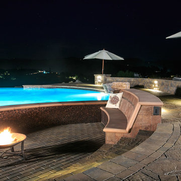 Custom Pools & Spas