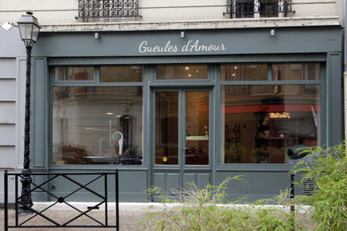 Cette photo montre une maison tendance.