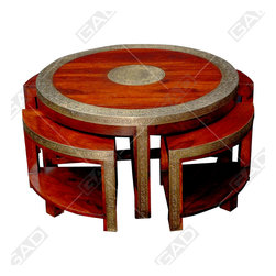 WOOD EN BRASS COFFEE TABLE SET - Furniture