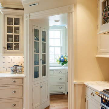 Elegant Sun-Filled Kitchen