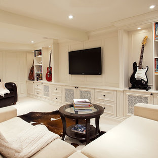 オタワのコンテンポラリースタイルのおしゃれな地下室 (カーペット敷き、白い床) の写真