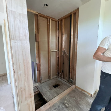 DURING! Capturing the closet to enlarge the shower