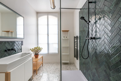 Inspiration pour une salle de bain design.