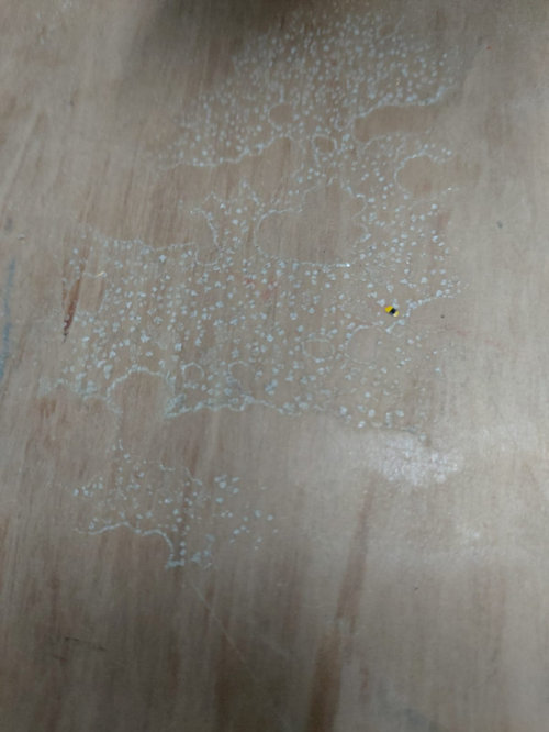 Removing stains from vinyl flooring