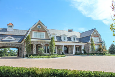 Elegant exterior home photo in New York