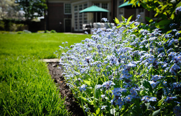 Классический Сад by McCullough's Landscape & Nursery