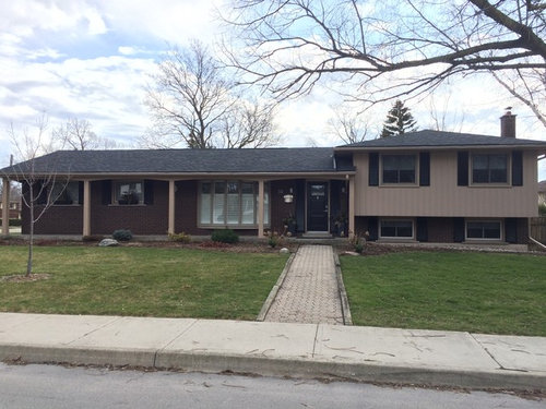 What Colour For New Siding Pillars Soffit Fascia And Eavestroughs