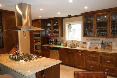 Inspiration for a timeless kitchen remodel in Houston