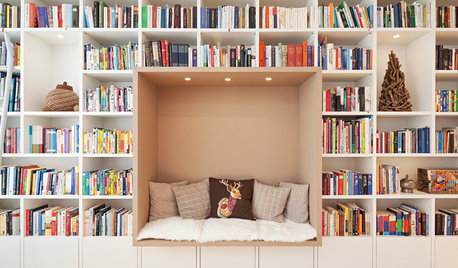 17 façons d'intégrer une banquette à une bibliothèque