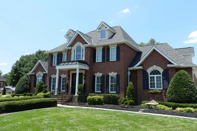 Example of an exterior home design in Nashville