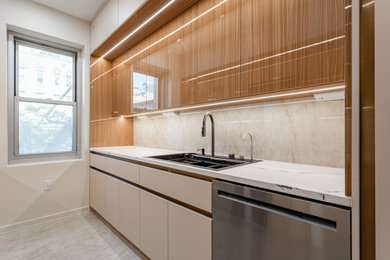 Example of a kitchen design in New York