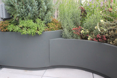 Inspiration for a modern exterior home remodel in New York