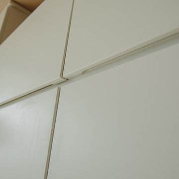 Contemporary Kitchen Update With an Extension Table
