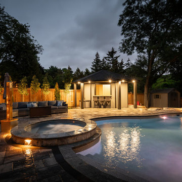 Cuved Pool with Water Feature