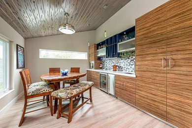 Home design - contemporary home design idea in Tampa