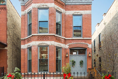 Elegant exterior home photo in Chicago