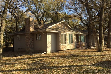 Example of an exterior home design in Omaha