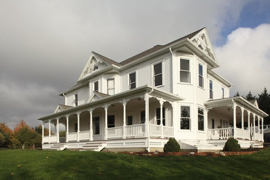 Traditional exterior home idea in Portland