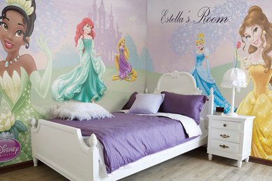 Example of a classic bedroom design in Detroit