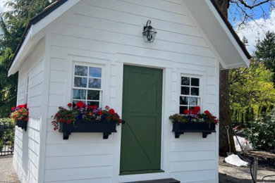 ポートランドにあるおしゃれな物置小屋・庭小屋の写真