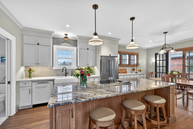 Arts and crafts kitchen photo in Omaha