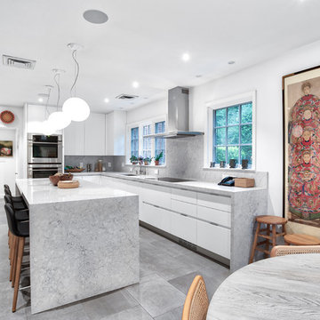 Gorgeous Bright and White Kitchen