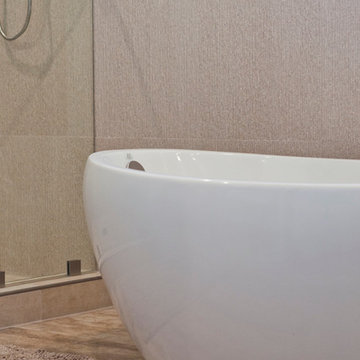 Encino Luxury Master Bath Transformation – Bathtub & Vanity Design