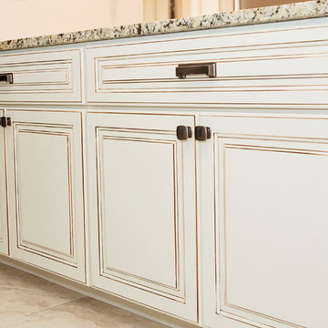 Cream cabinets with pinstripe glaze