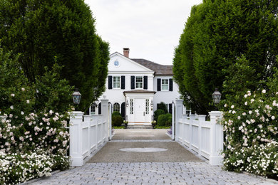 Inspiration for a large coastal home design remodel in New York