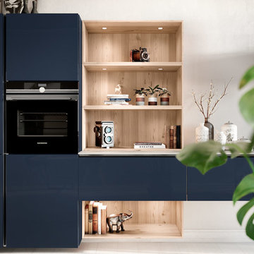 AV4030 - High gloss lacquered door