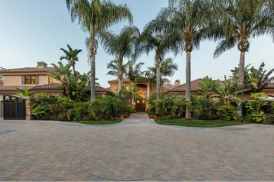 Exterior home photo in Los Angeles