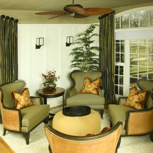 Ispirazione per un piccolo soggiorno classico con pareti bianche