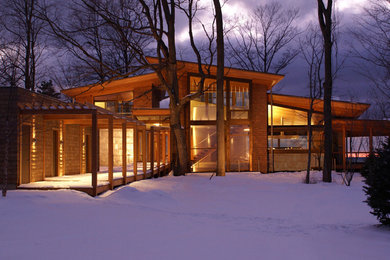 Minimalist exterior home photo in Chicago