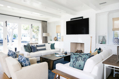 Home design - coastal home design idea in Orange County