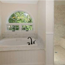 river house bathroom