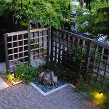 Snuggery entry garden