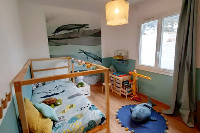 Cette image montre une chambre d'enfant méditerranéenne.